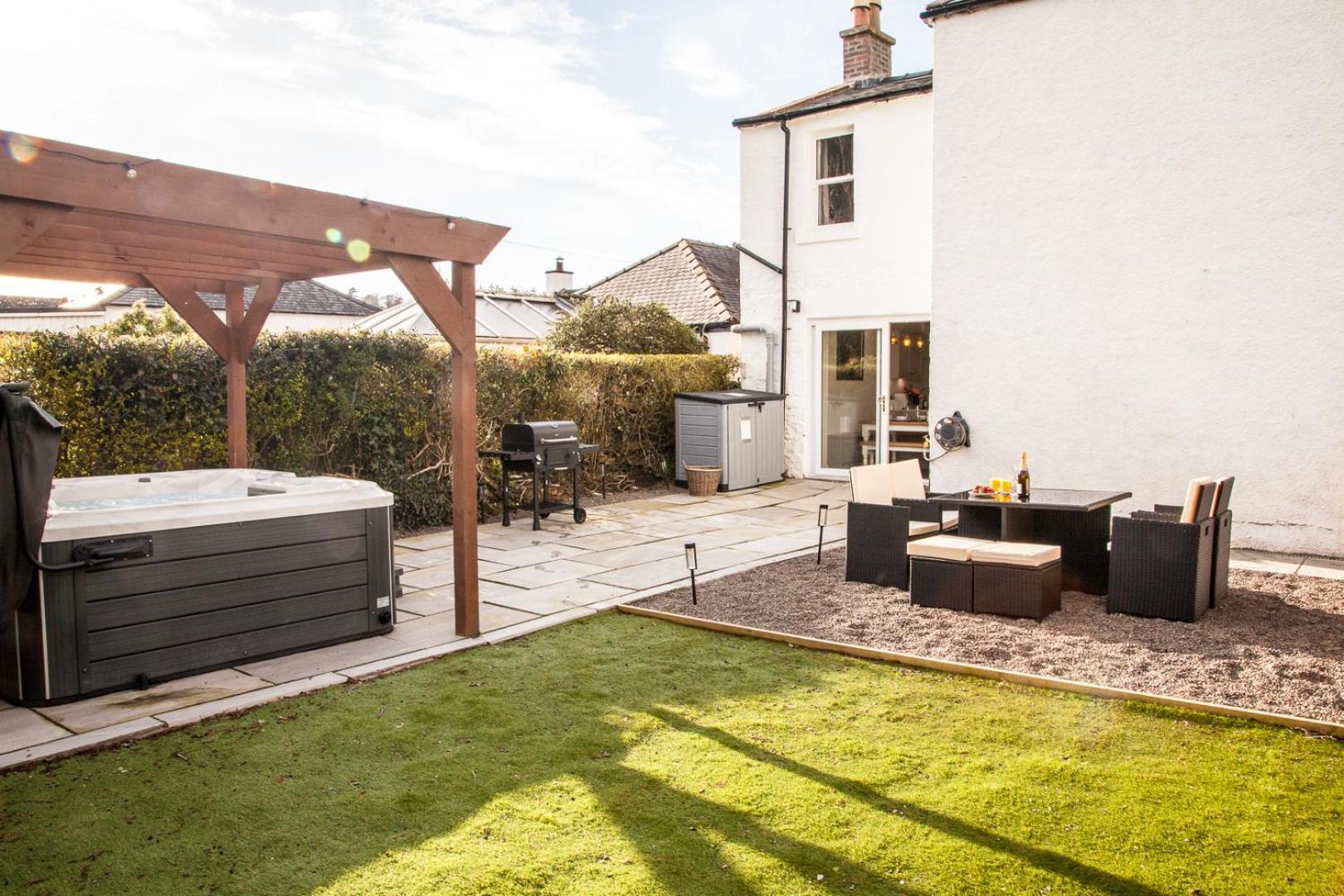 Stunning Scottish Hot Tub Getaway Holiday home
